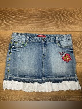 Blue Denim Mini Skirt with White Lace Trim & embroidered appliqués